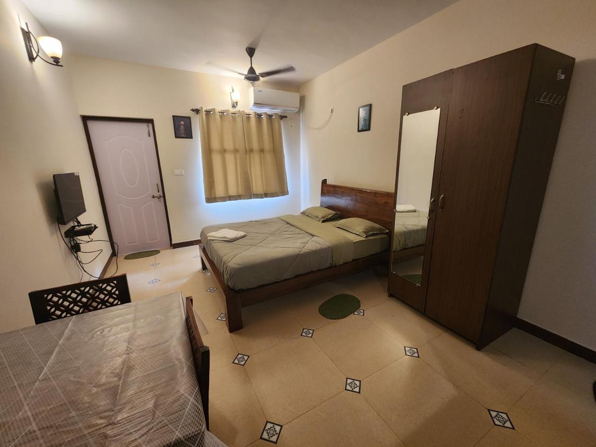 Coastal Suites Aparthotel Colva